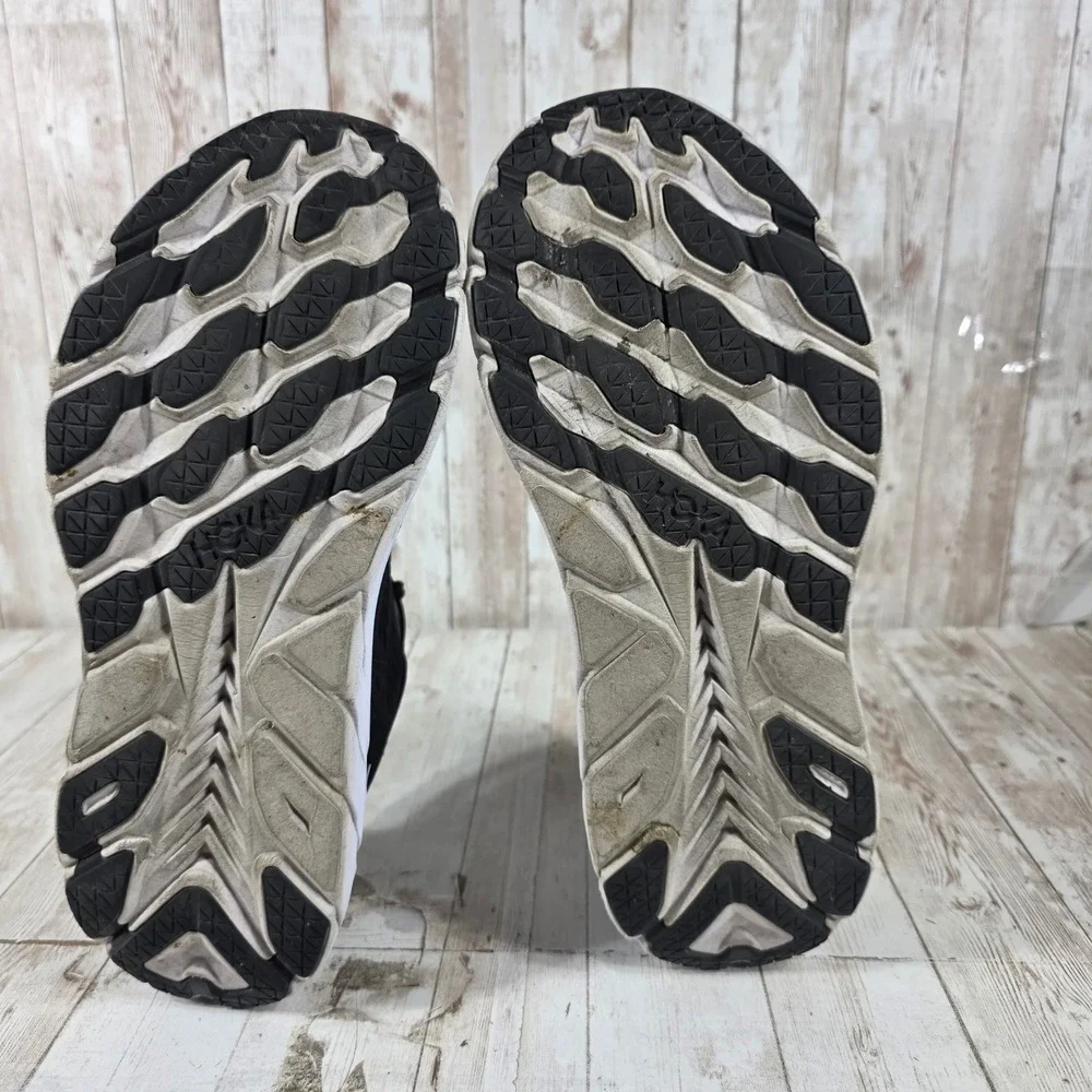 Hoka Clifton 8 Womens Running Shoes Black White 1119394 BWHT Size 9B